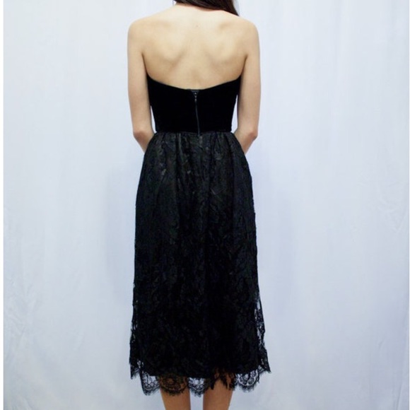 VINTAGE Strapless Velvet and Lace Corset Party Dress Size Small - Picture 2 of 4